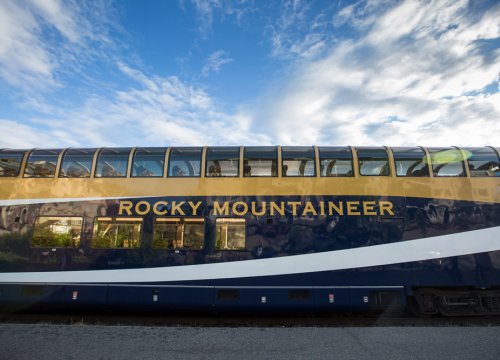 viaggio montagne rocciose in treno panoramico